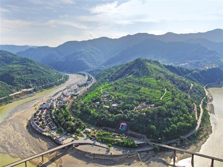 秦岭.jpg