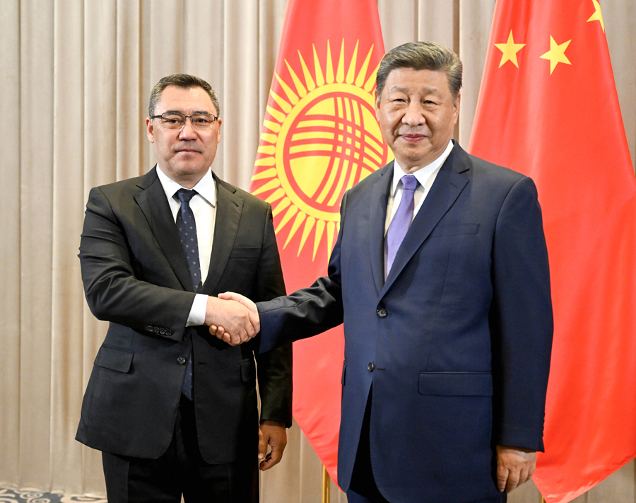 111吉尔吉斯斯坦总统.jpg